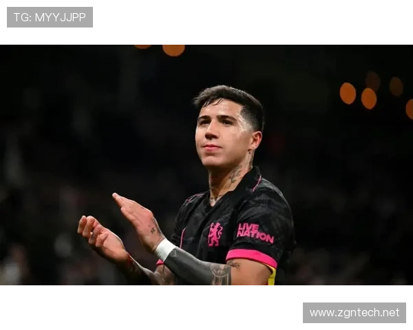 卡马文加 vs 克罗斯：出球能力与中场组织结构对比分析