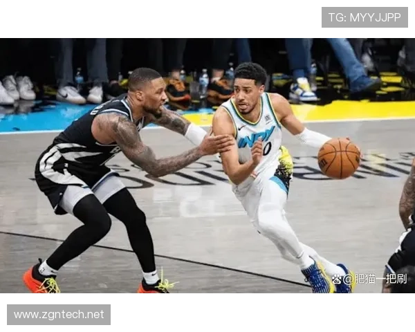 利拉德休赛期天天凌晨四点打卡训练馆，手机里存着三年前季后赛输球的录像